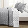 Full/Queen Size 3-Piece Reversible Cotton Yarn Woven Quilt Set in Grey and White